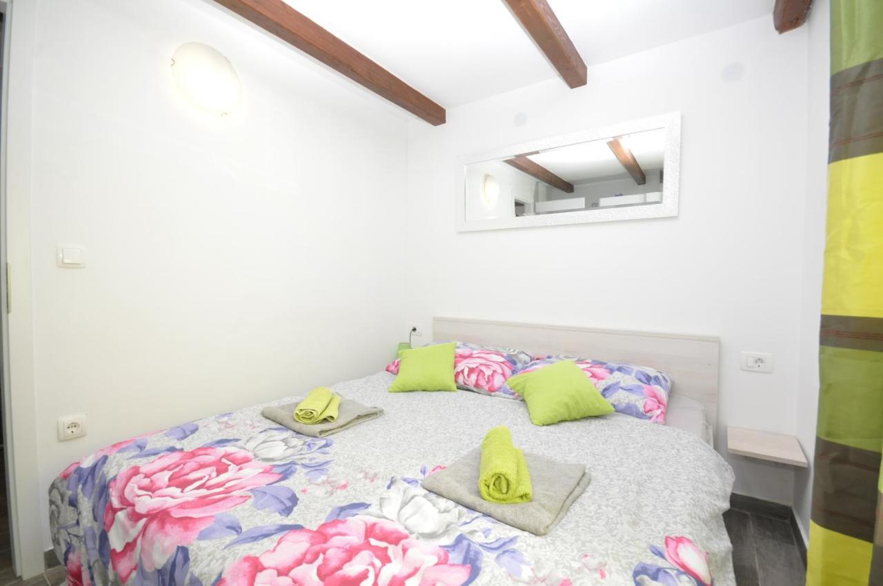New Lux Apartman Kala Porec Exterior photo